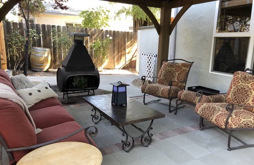Paso Robles House | Historic Vine Street Location Just A Short Walk To Downtown Square And Wineries