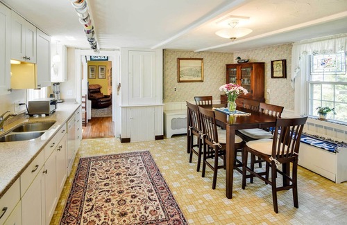 Warren Apartment | Historic Warren Vacation Rental: Walk to Beaches!