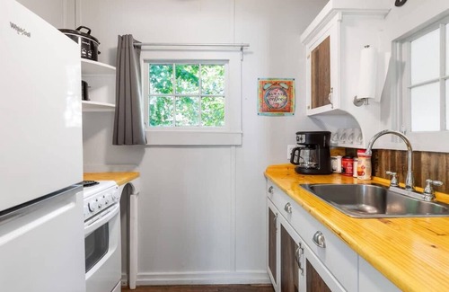 Rockaway Beach House | Historic Water's Edge Cottage 10