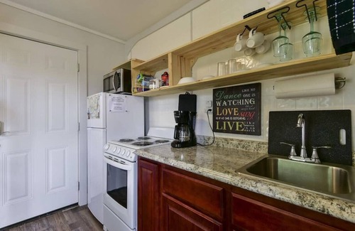 Rockaway Beach House | Historic Water's Edge Cottage 6