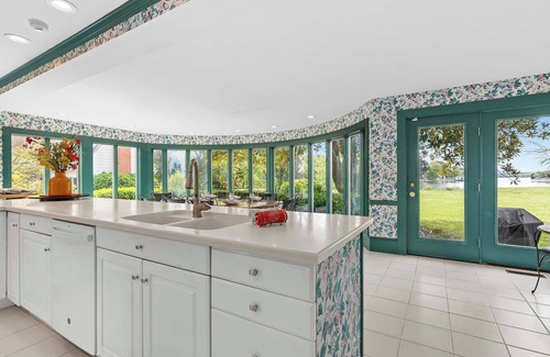 Oxford House | Historic Waterfront Estate with Pool & Pet-Friendly – Perfect for Fall Getaways