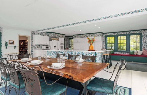 Oxford House | Historic Waterfront Estate with Pool & Pet-Friendly – Perfect for Fall Getaways