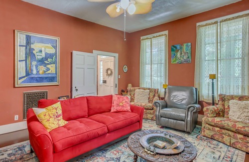 Winnabow House | Historic Winnabow Home w/ Screened Porches!