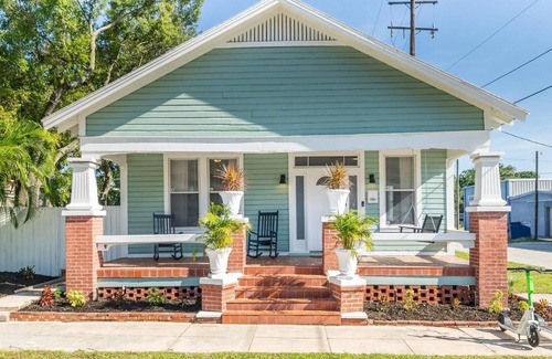East Ybor House | Historic Ybor City Bungalow Blocks from 7th Ave