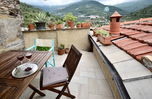 Torre Paponi House | Historical Artist Loft in Liguria