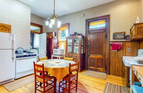 Springfield House | Historical Home w/ Modern Conveniences w/ Porches