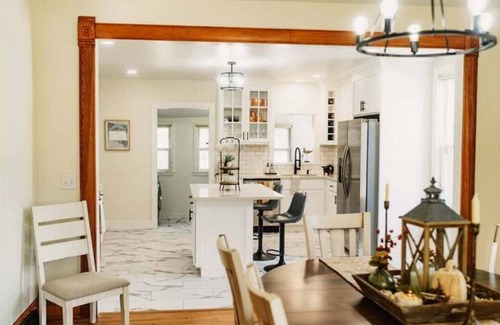 Meriden House | Historical House at 104