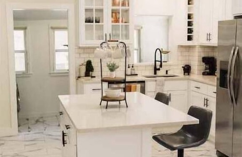 Meriden House | Historical House at 104