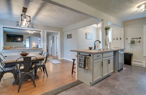 Cambridge Springs House | Historical Magnesia Springs Home, Near Kayaking!