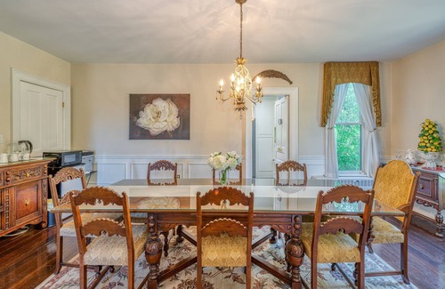 South Haven Bed & Breakfast | Historical Monroe Manor - Beechwood Room