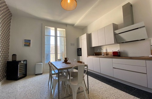 Montagnac House | Historical wine-growing house with lovely garden