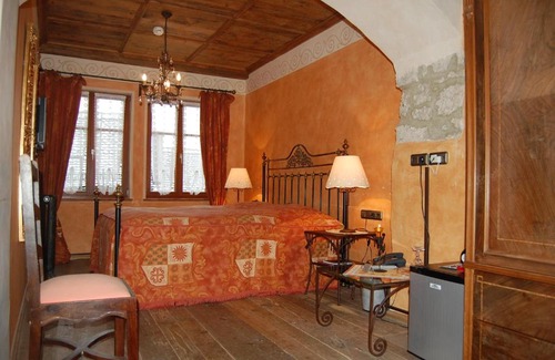 Rothenburg Old Town House | Historik Hotel Gotisches Haus garni