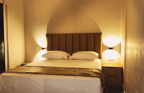 Villa Nueva Hotel | History Center Hotel