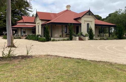 Tatachilla House | History coming to life, in the heart of the McLaren Vale wine region.
