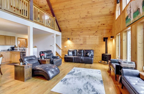 Aspers Cabin | History, Hikes & Fireside Nights: Fayetteville Gem
