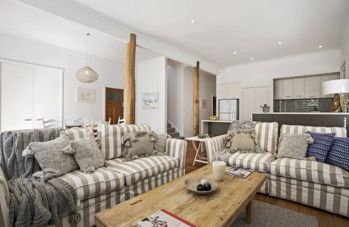 Barwon Heads House | Hitchcock Beach House