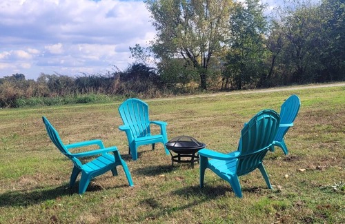 Calera House | Ho-On-Day. A cozy home away from home. Native Theme close to the Choctaw Casino.