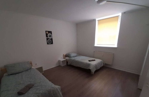 Rommerskirchen Apartment | HÖ01 large apartment with dryer and washing machine