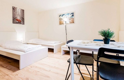 Solingen Apartment | HÖ01 large apartment with dryer and washing machine