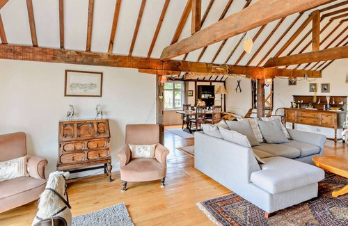 Beckley House | Hobbs Farm Oast Apartment