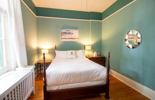 Kingston Bed & Breakfast | Hochelaga Inn