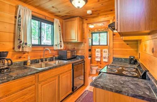 Carbon Hill Cabin | Hocking Hills Lake Gem w/Hot Tub, Dock, 100 Acres