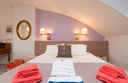 Ploeren Bed & Breakfast | 'Hoëdic' Room with Shared Terrace, Wi-Fi and Air Conditioning