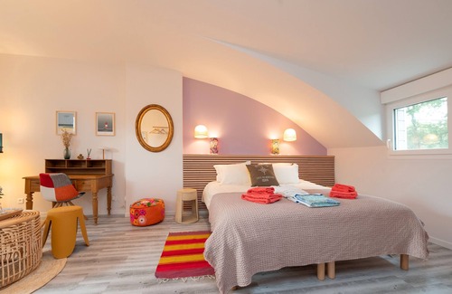 Ploeren Bed & Breakfast | 'Hoëdic' Room with Shared Terrace, Wi-Fi and Air Conditioning