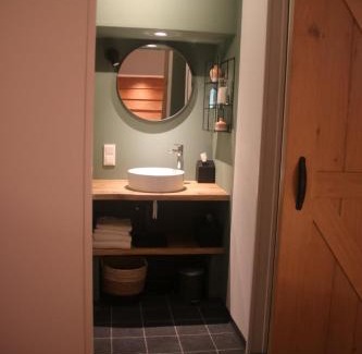 Woudrichem Apartment | Hoeve Altena Barn-House