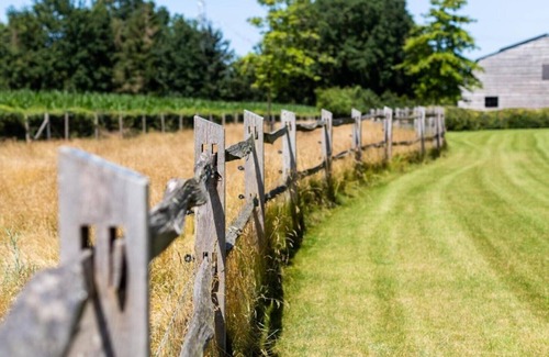 Moerkerke House | Hoeve den Akker: luxury holiday home with private garden and alpacas near Bruges