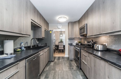 Schaumburg House | Hoffman Estates FHS Rental