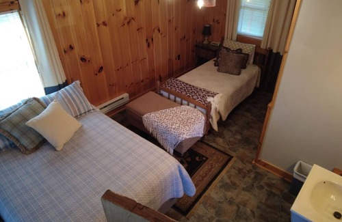 Burks Fork House | Hog Mt Retreat by Buffalo Mountain Getaway