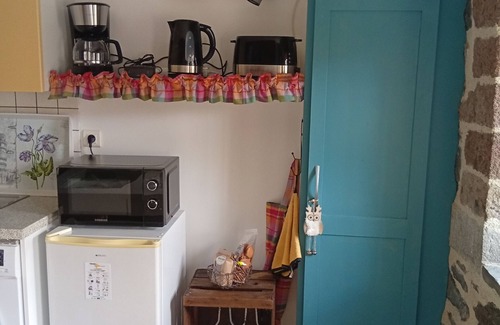 Saint-Martin-sous-Vigouroux House | Holiday Home 'Cantalou'