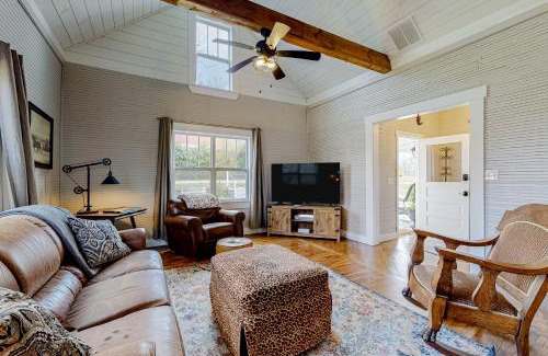 Jasper House | Holbert House