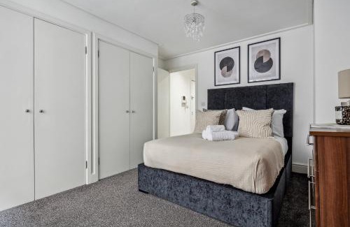 The City of London Apartment | Holborn & Central London with Patio - CityApartmentStay