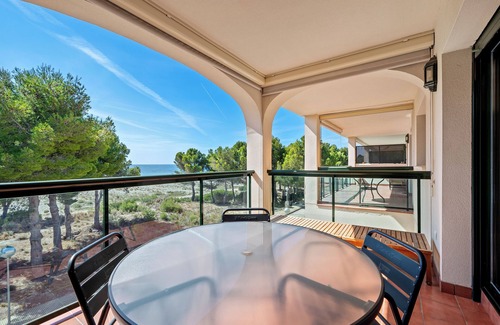 L'Hospitalet de l'Infant Apartment | Holdiday Apartment 'Costa Linda 1' with Sea View, Pool & Wi-Fi