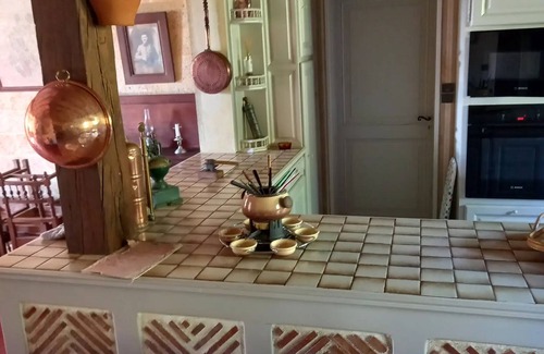 Saint-Christophe-de-Double House | Holiday Home 'Colette' with Private Terrace and Garden