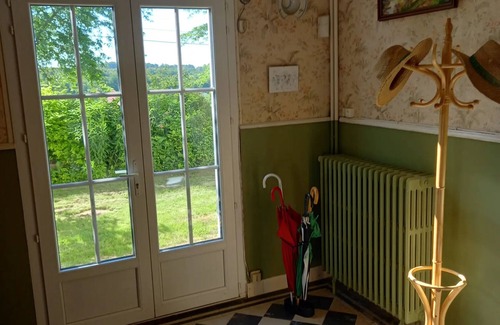 Saint-Christophe-de-Double House | Holiday Home 'Colette' with Private Terrace and Garden