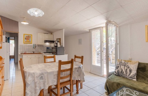 Saint-Sauveur-de-Cruzieres House | Holiday Home 'Gîte 2 - Les Oliviers' with Wi-Fi