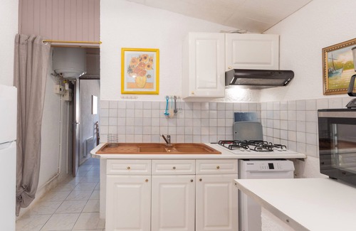 Saint-Sauveur-de-Cruzieres House | Holiday Home 'Gîte 2 - Les Oliviers' with Wi-Fi