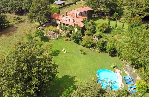 Chiusi della Verna House | holiday home - 4 bedrooms, 3 bathrooms, kitchen in the middle of Tuscan mountain