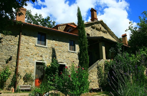 Chiusi della Verna House | holiday home - 4 bedrooms, 3 bathrooms, kitchen in the middle of Tuscan mountain