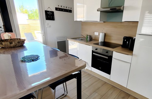 La Faute-sur-Mer House | Holiday Home 'Maison La Guitoune Fautaise' with Terrace, Air Conditioning