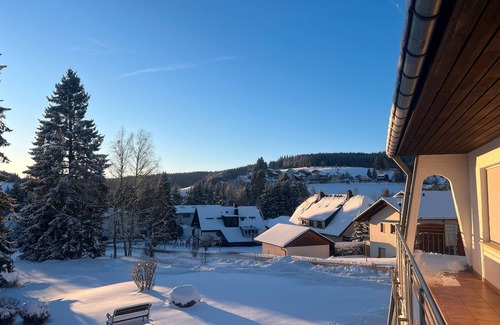 Schoenwald House | Holiday Home 'Gutach' with Mountain View, Shared Garden and Wi-Fi