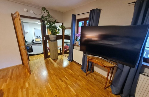 Burkheim Apartment | Holiday Apartment 'Merlot' with Private Terrace and Balcony