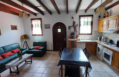 Saint-Pardoux-l'Ortigier House | Holiday Home 'Gîte Saint Pardoux L'ortigier' with Private Terrace, Private Garden and Wi-Fi