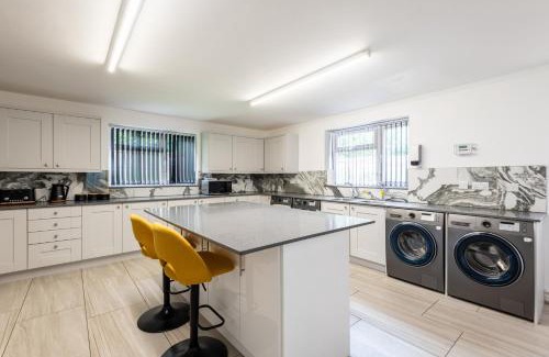 Coventry House | Holiday and Contractor Stay - Sleeps 2