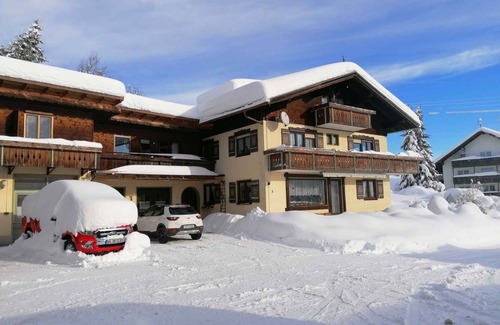 Immenstadt im Allgaeu Apartment | Holiday apartment with balcony to the south