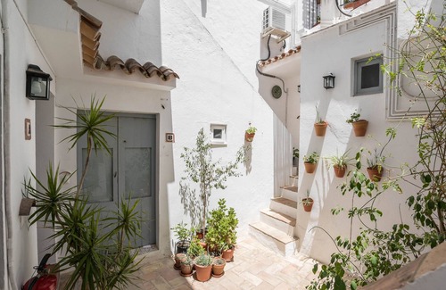 San Ambrosio House | Holiday Apartment "Casa La Costanilla D" with Roof Terrace and Air Conditioning