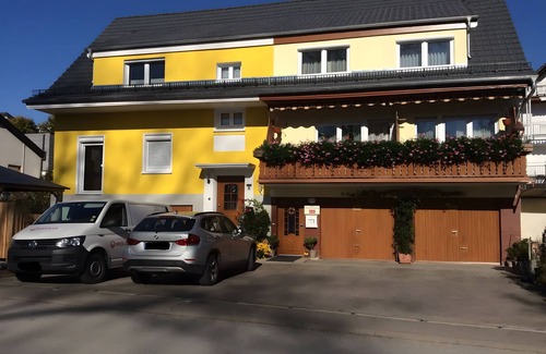 Uhldingen-Muehlhofen Apartment | Holiday Apartment 'Tina' with Balcony and Wi-Fi